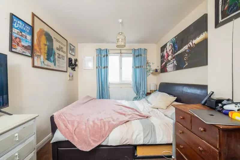 3 Bedroom End Terrace House for Sale - Family Home