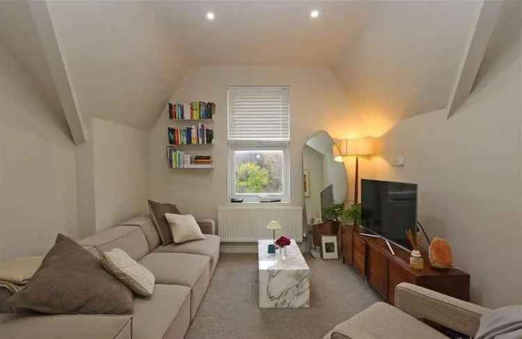 2 Bed Flat for Sale South Croydon - Chain Free Victorian Conversion