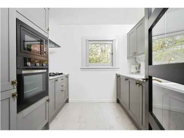 1 Bedroom Flat for Sale - Spacious and Immaculate