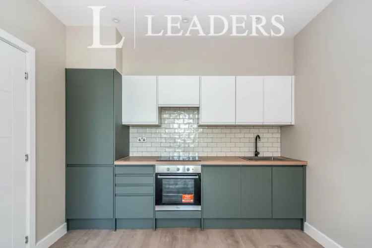 1 Bedroom Flat Newly Fitted Kitchen and Bathroom