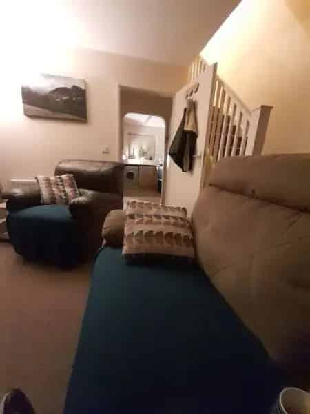 2 Bed House Near Barnsley Freshly Decorated
