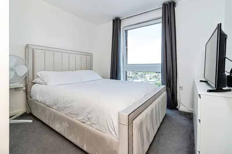 2 Bedroom Flat for Sale Salford Greater Manchester