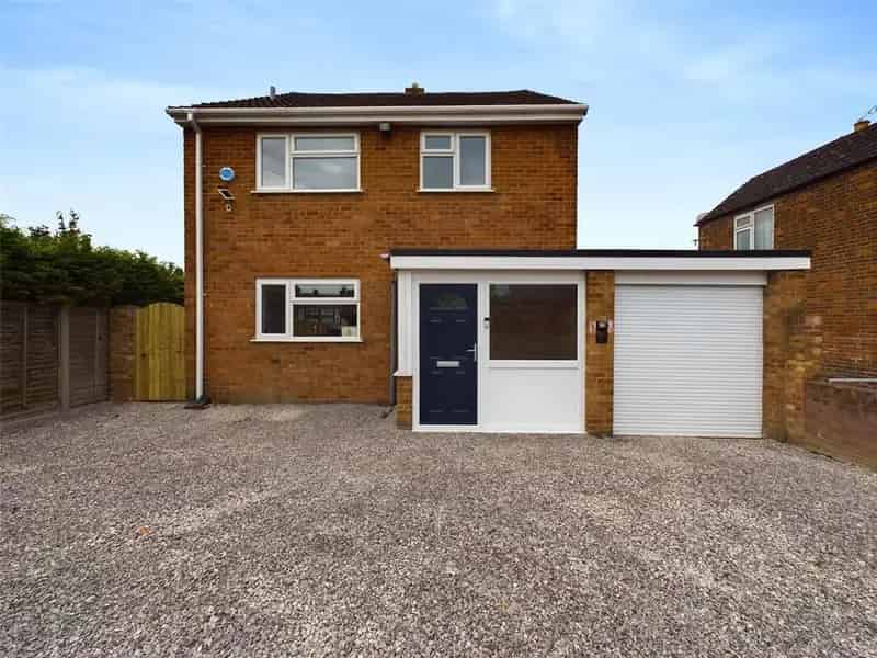 4 Bedroom Detached House for Sale in Gloucester