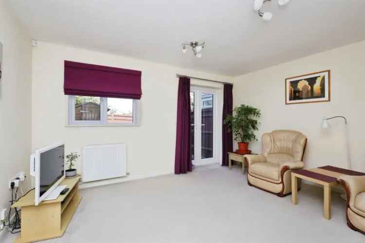 2 Double Bedroom House Near Seafront