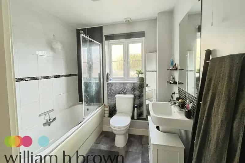 Two Bedroom Apartment Near Braintree Town Centre and Train Station