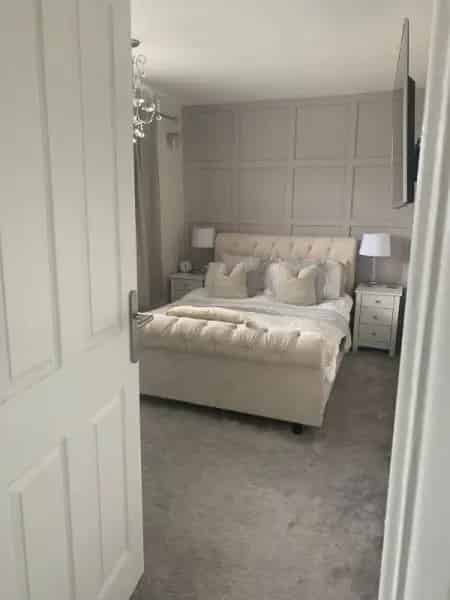 Large 2 Bed House with Off Road Parking and Garden
