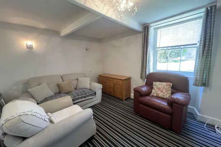 2-Bedroom Apartment in Grade II Listed House with En-suite Bathrooms and Parking
