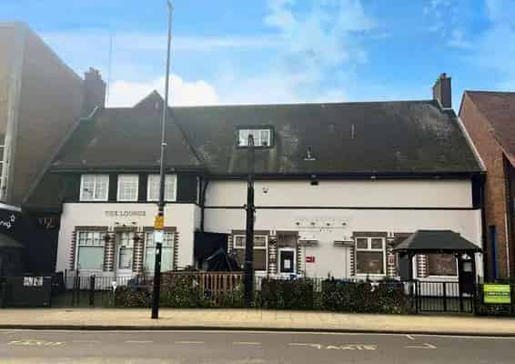 Freehold Pub and Nightclub Property for Sale