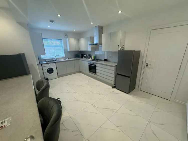 5 Bedroom Terraced House to Rent
