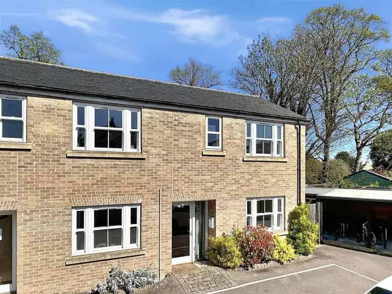 3 Bedroom Maisonette To Rent
