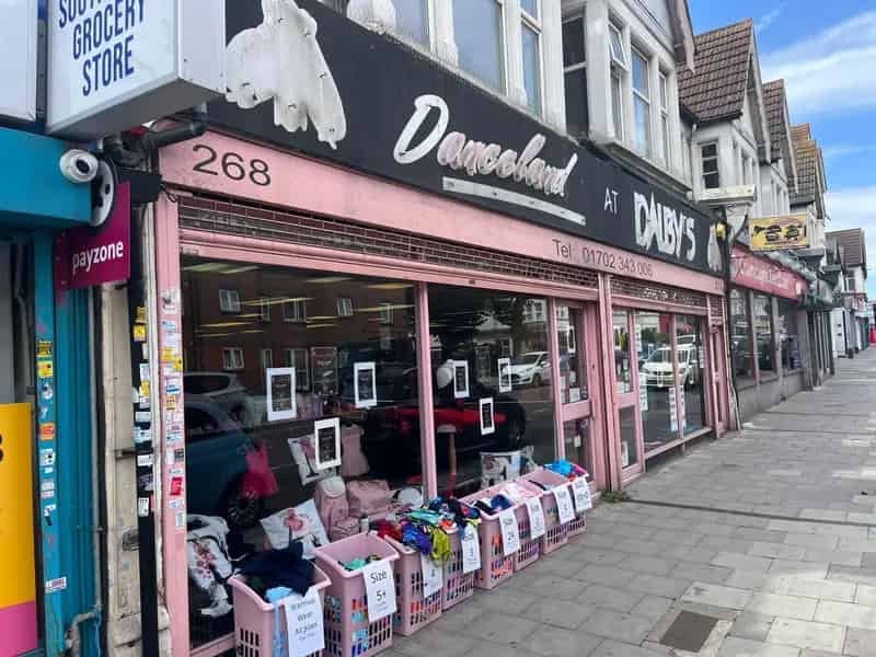 Large Retail Premises - Westcliff-on-Sea - 4334 sq ft