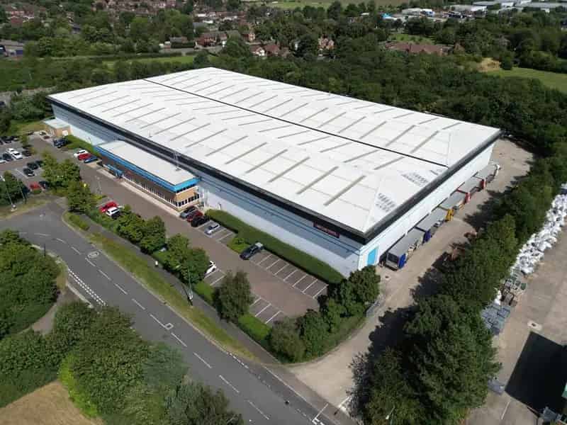 Modern Warehouse to Let 105506 sq ft Fully Fitted Refurbished Q1 2025