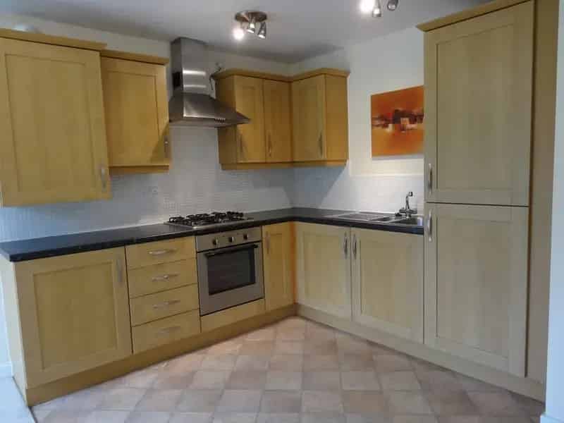 2 Bedroom Flat House to Rent Near City Centre