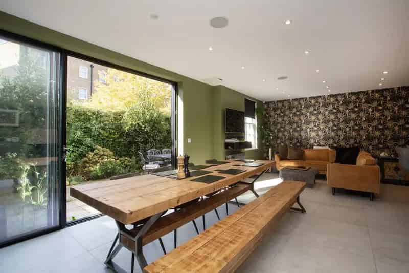 4 Bedroom Townhouse Camberwell Grove Modern Amenities Period Features Garden