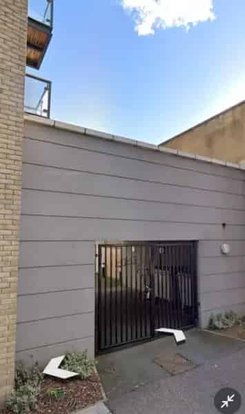 Spacious 2-Double Bedroom Flat with Garden, Gated Parking