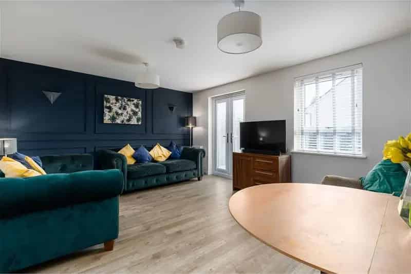 3 Bed House Mortonhall Edinburgh - Terrace with Garden