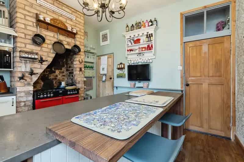 1875 Family Home Two Bedrooms Large Garden
