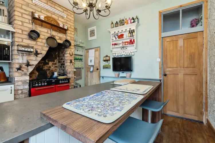 1875 Family Home Two Bedrooms Large Garden