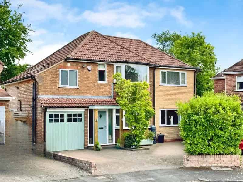 4 Bedroom Detached House for Sale