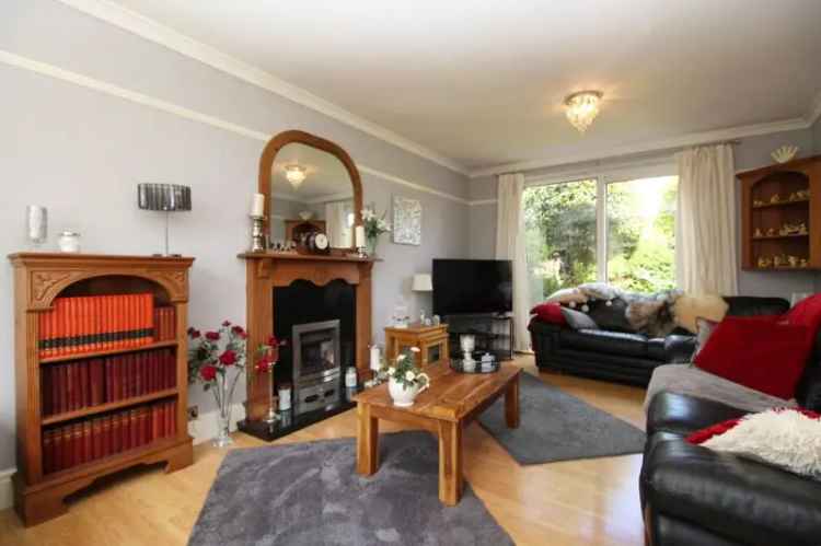 4 Bedroom Detached House for Sale in South Rhyl