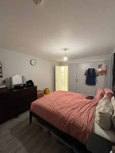 2-3 Bedroom Flat House or Maisonette Zones 1-3 London