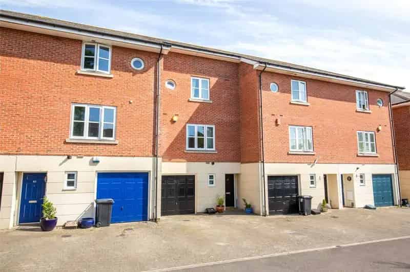 4 Bedroom House for Sale