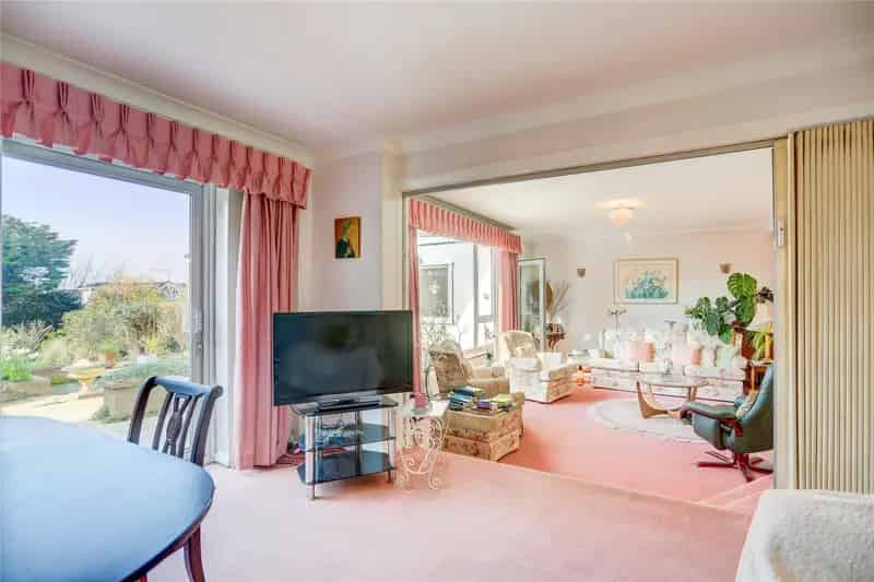 Four Bedroom Detached House Hove Park Large Garden Double Garage