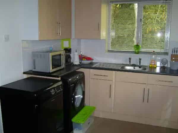 3 Bedroom End of Terrace House Near Thames River