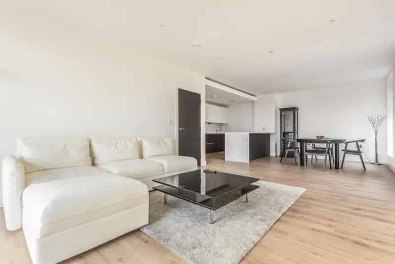 Elegant 2-Bedroom Apartment with Panoramic Views