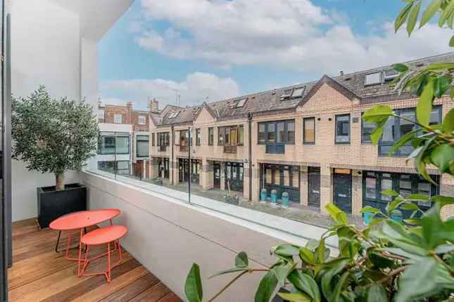 Modern 3-Bed Mews House in Maida Vale W9