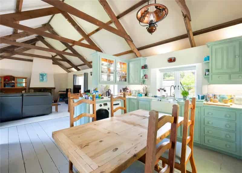 4 Bedroom Barn Conversion in Rural Setting