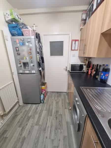 Refurbished Ground Floor Flat Near Penge Stations