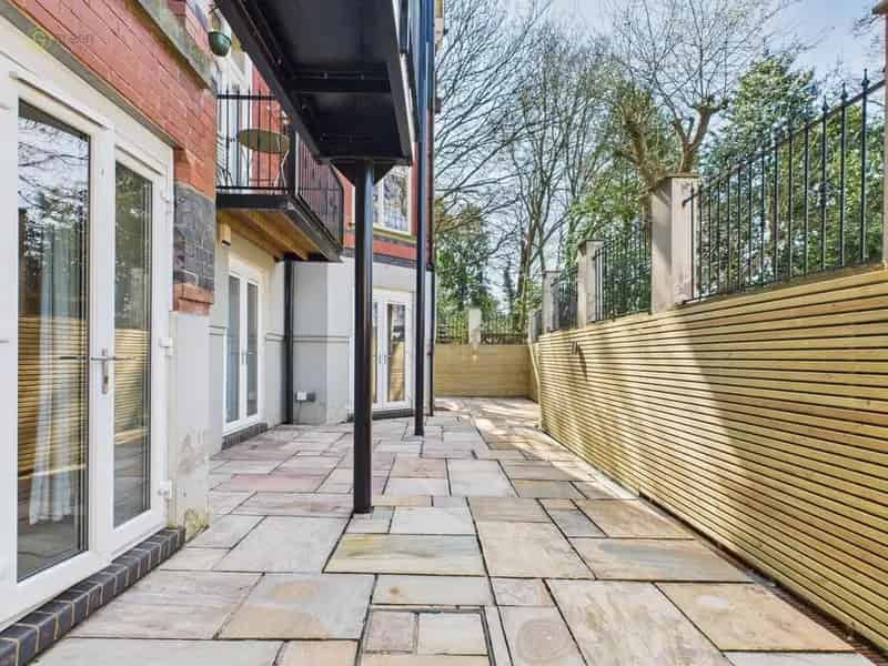 3 Bedroom Apartment for Sale