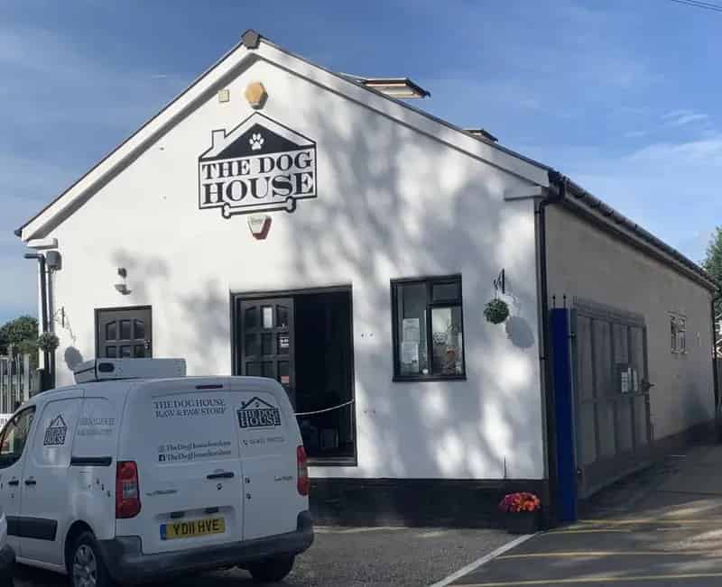 Griffin House Detached Business Unit with Parking