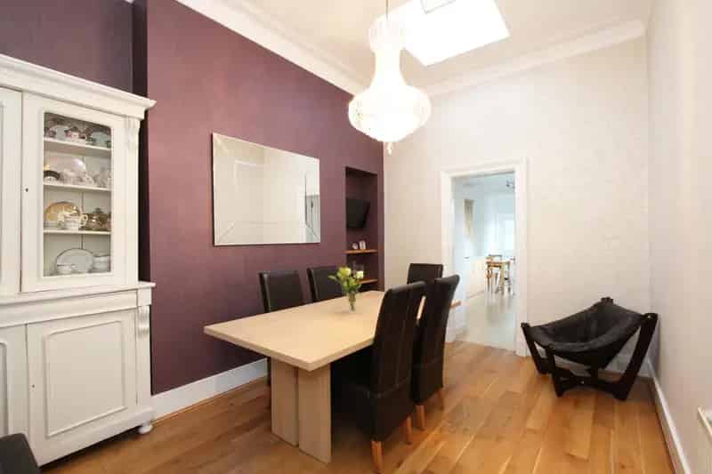 Spacious 4-Bedroom Double Upper Flat West End