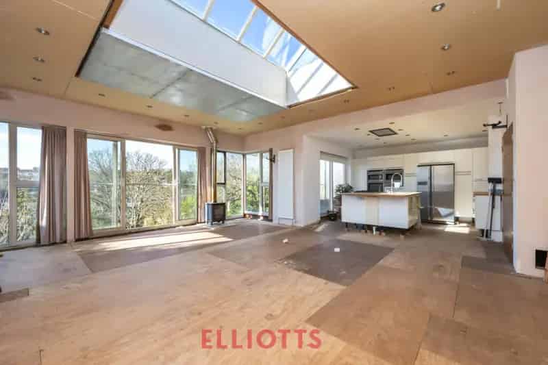 4 Bedroom Detached House for Sale in Brighton