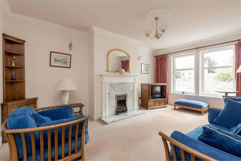 2 Bed Flat First Floor with 2 Reception Rooms Marchmont