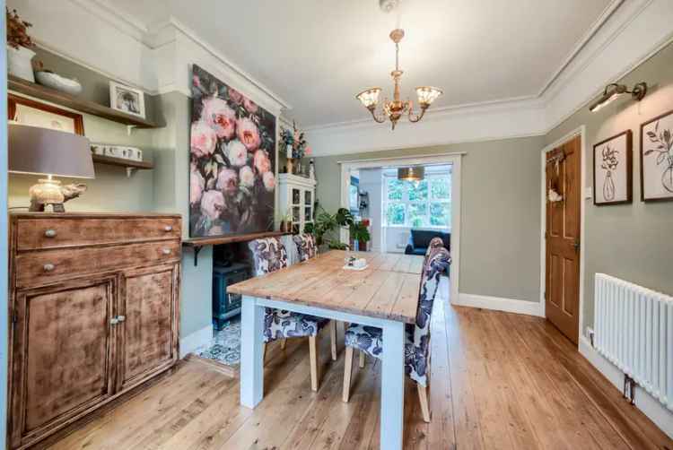 4 Bedroom Semi-Detached House for Sale in Malvern Worcestershire