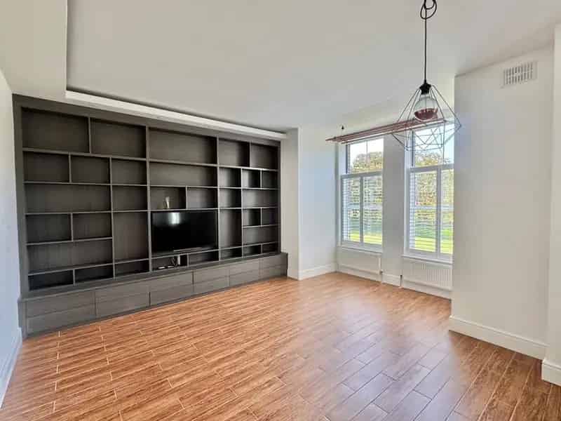 2 Bedroom Flat for Sale Folkestone Kent