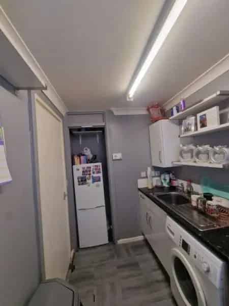 Large 2 Bedroom End Terraced House Near Amenities