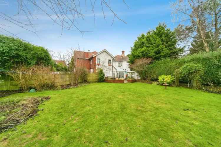 7 Bedroom Period House with Solar Panels and Extensive Gardens