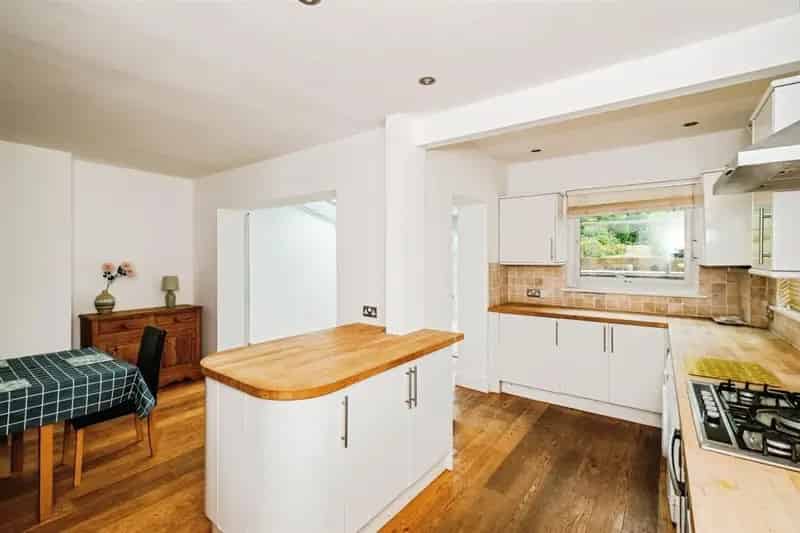 Three Bedroom Semi Detached House with Large Garden