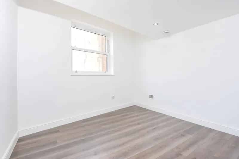 3 Bed 2 Bath Split Level Apartment Near Clapham Common
