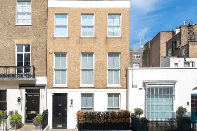 Luxury Belgravia Townhouse Four Bedrooms Near Chester Square