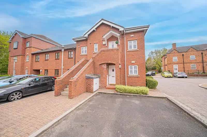 3 Bedroom Flat for Sale