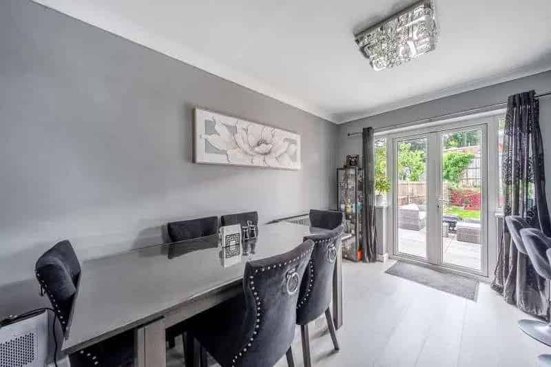 3 Bed Detached House for Sale in Bagshot