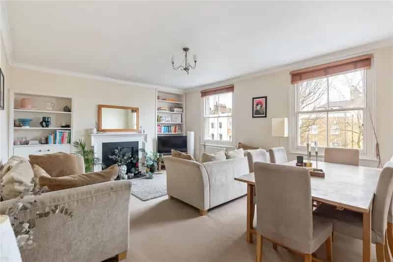 3 Bedroom Flat Highbury N5 - Spacious Period Conversion with Roof Terrace