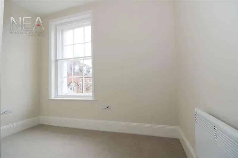 2 Bed Flat for Sale Chain Free Kendrick Conservation Area