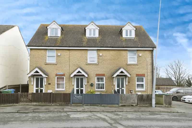 3-Bed Townhouse Kemsley Sittingbourne No Onward Chain