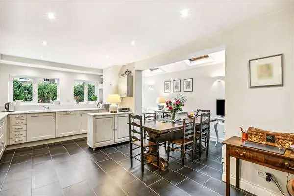 Quarry Road, London, SW18 2QJ | Property for sale | Savills